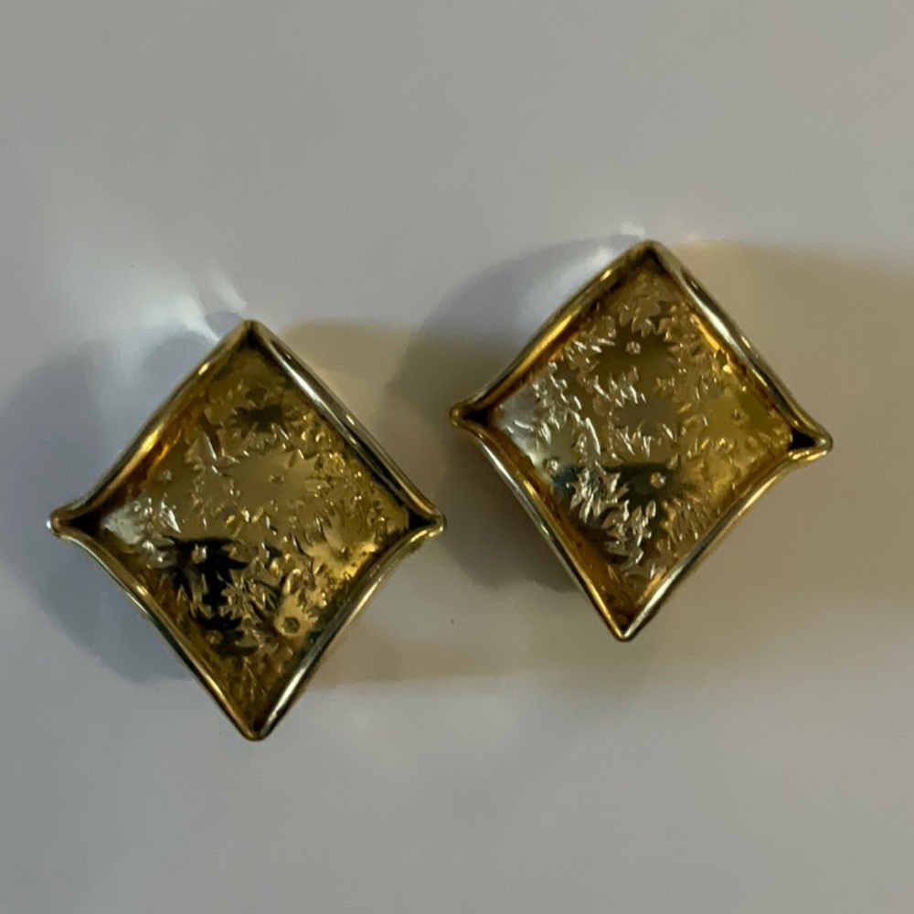 Clip On Earrings Vintage Signed Light Weight